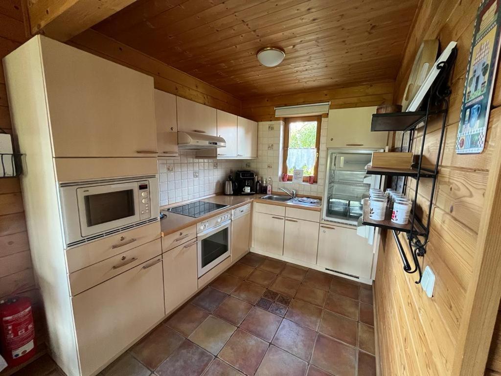 Js Feriendomizile Haus Sonnenschein Bettwaesche Handtuecher Inkl Хаселфелде Екстериор снимка